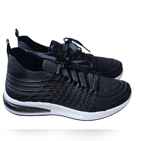 Danskin Vortex Women’s Lace Up Sneakers Sz. 6 Black Ultra Comfort Breathable NEW - Picture 1 of 6